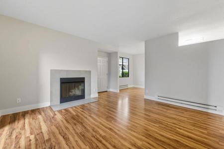 113 Schooner Court