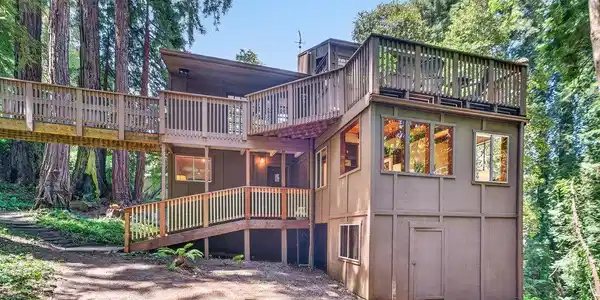 355 Valencia Road