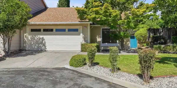 2300 Lake Park Ct