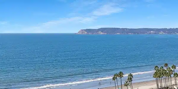 1820 Avenida Del Mundo