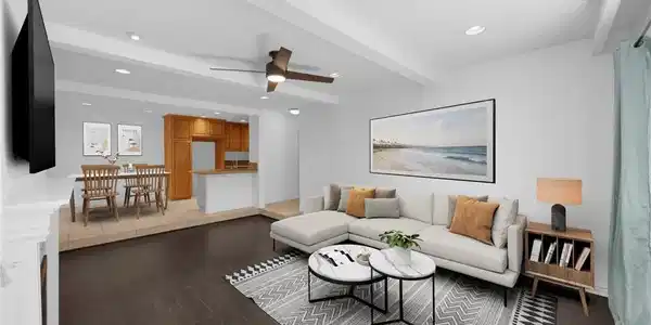21372 Brookhurst