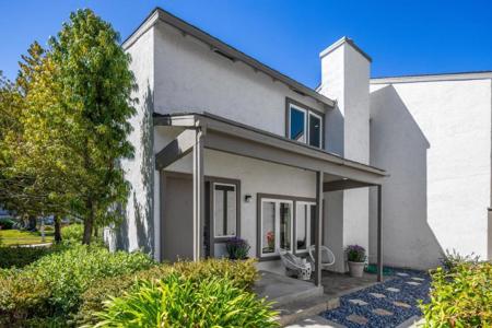 825 Cortez Lane