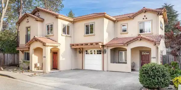 1576 Heritage Lane