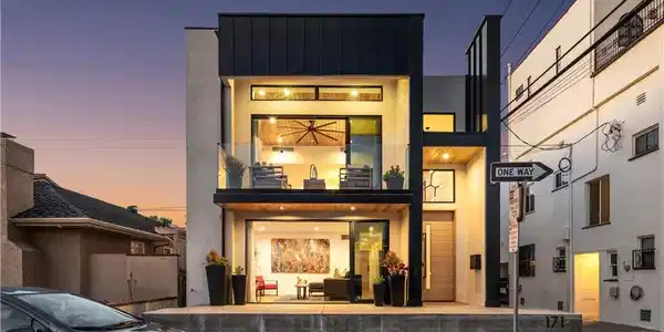 171 Savona Walk