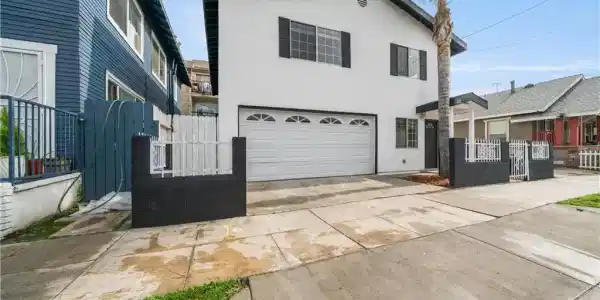 420 Cerritos Avenue