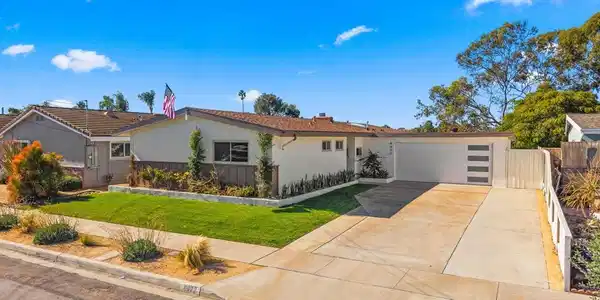4472 Mount Lindsey Ave