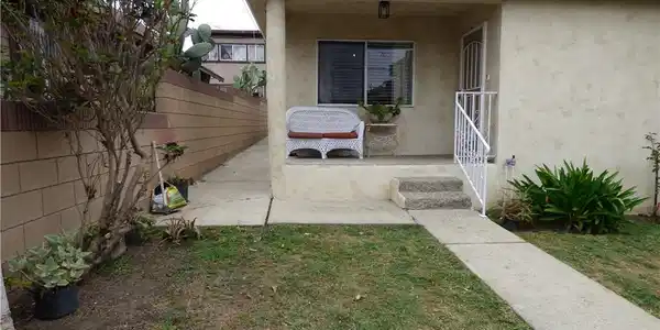 630 W Santa Cruz Street