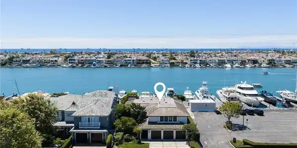 2572 Bayshore Drive