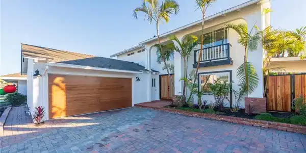 9562 Rockpoint