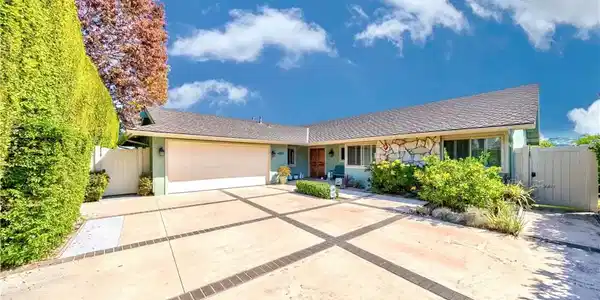 4805 Falcon Rock Place