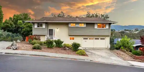 1241 Lerida Way