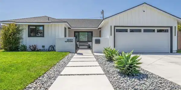 1937 Pattiz Avenue