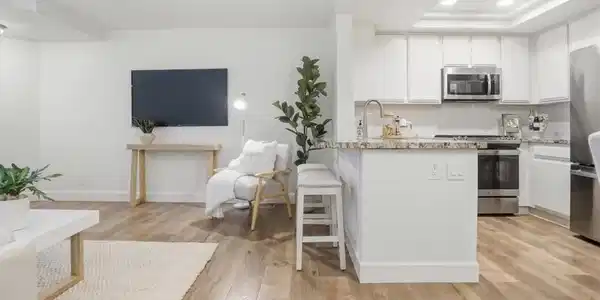 24245 Avenida De Las Flores