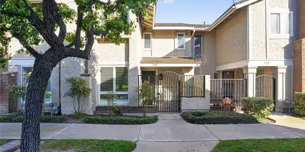 5281 Victoria