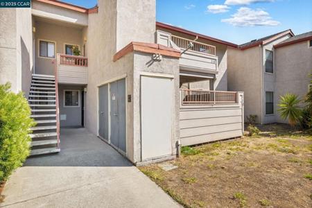 8 Lancaster Cir