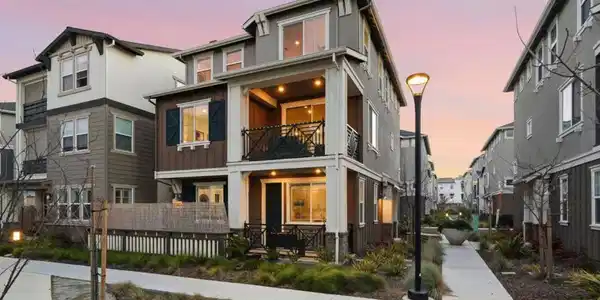 37380 Watersail Way