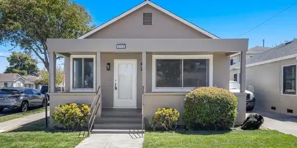 496 Angus Avenue