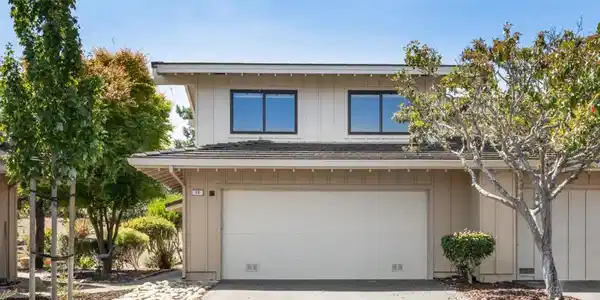 15 Calypso Ln