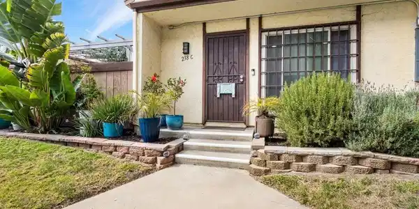 238 Regency Ct