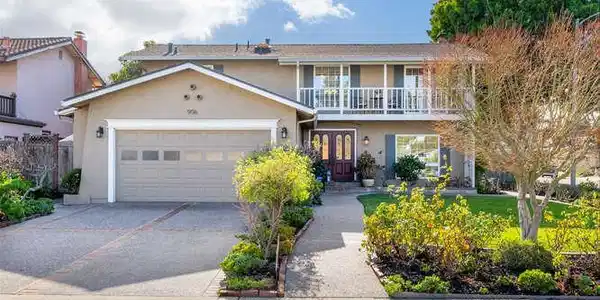 906 Bluebell Way