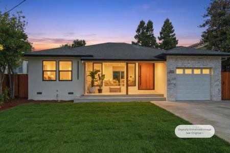 371 E Oakwood Boulevard