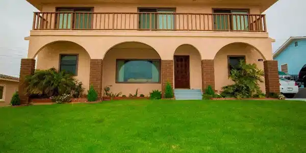 205 Via Los Altos
