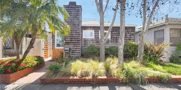 5792 Campo Walk