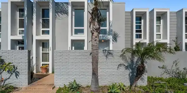 4001 Warner