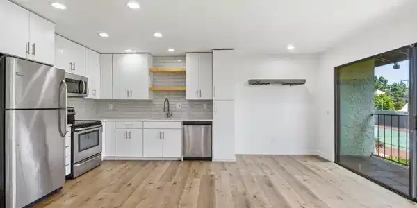 1092 Fresno St