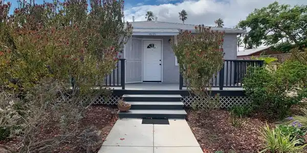 4633 35 Lotus St