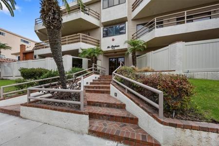 512 Esplanade