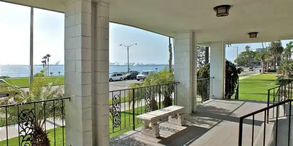 2601 E Ocean