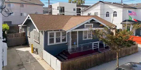 1724 E 10th