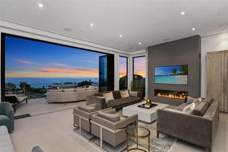848 Hillcrest Drive