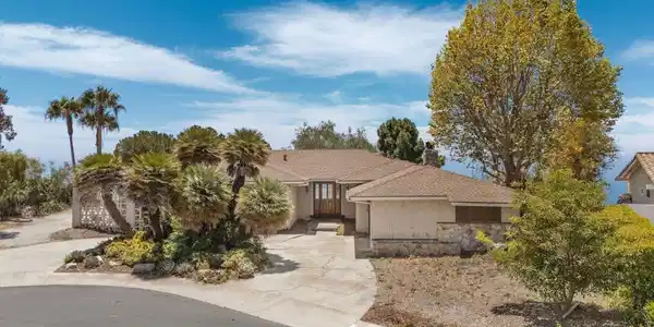 17 Amber Sky Dr