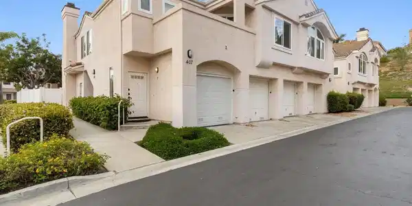 407 Sanibelle Cir