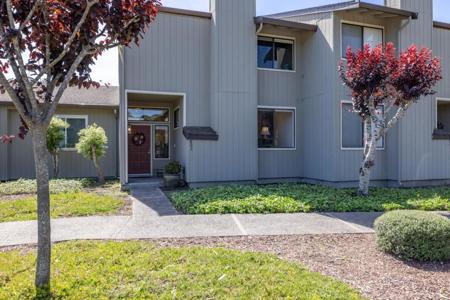 802 Brentwood Court