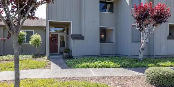 802 Brentwood Court