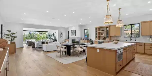 2587 Willo Lane