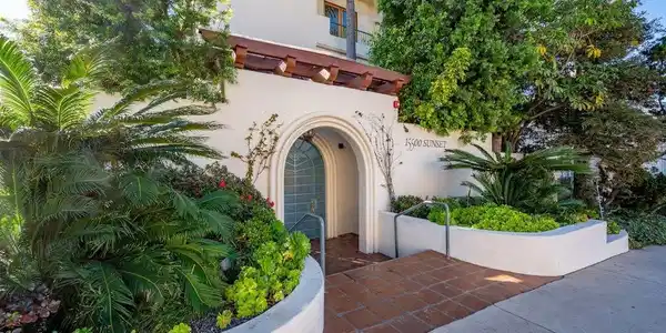 15500 W Sunset Boulevard