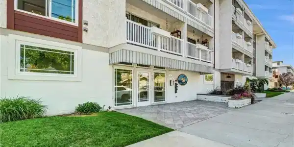 363 Newport Avenue