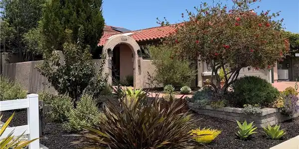 1005 Robin Circle