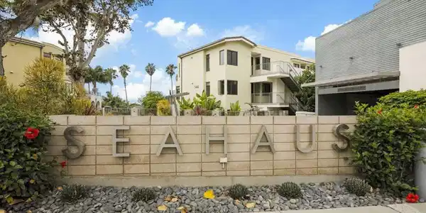 5460 La Jolla Blvd