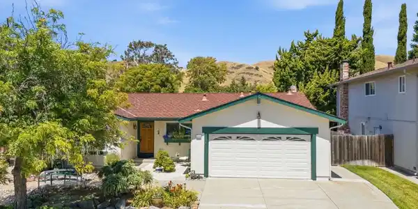 40550 Encanto Way