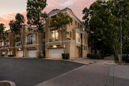 815 Towne Drive