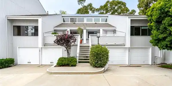 12 Barlovento Court