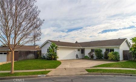 8262 Noble