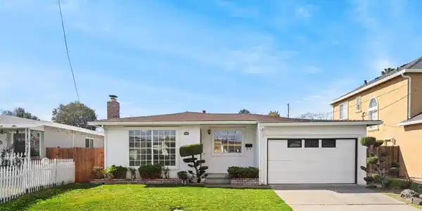 18567 18567 Hunter Ave