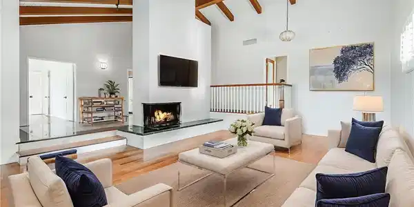 1732 Palos Verdes Drive W