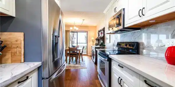 2125 Temple